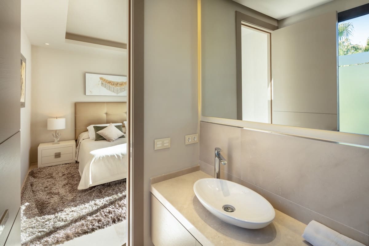 5 sypialnia Willa na sprzedaż w Marbella z basenem garażem - 3 995 000 € (Ref: 9448129)