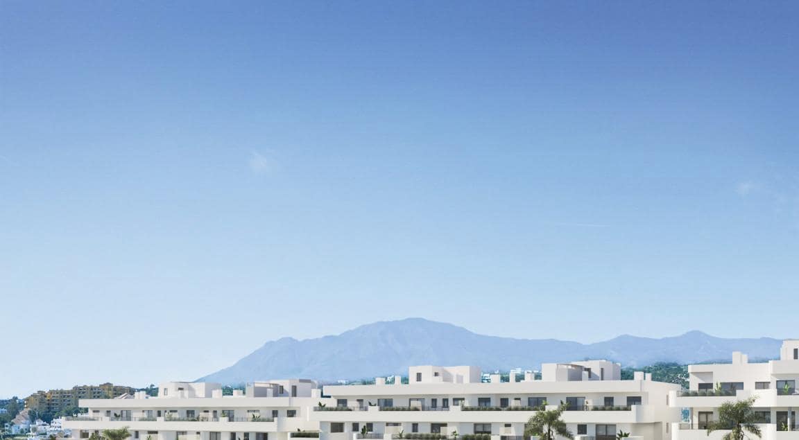 Apartamento de 2 habitaciones en Estepona en venta con piscina garaje - 198.000 € (Ref: 9448135)