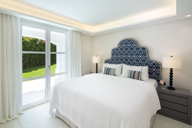 5 sypialnia Willa na sprzedaż w Marbella z basenem garażem - 3 250 000 € (Ref: 9448174)