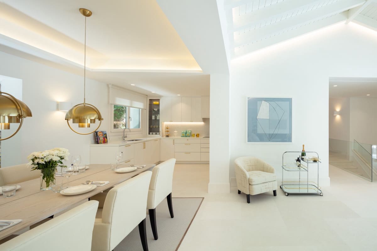 5 sypialnia Willa na sprzedaż w Marbella z basenem garażem - 3 250 000 € (Ref: 9448174)