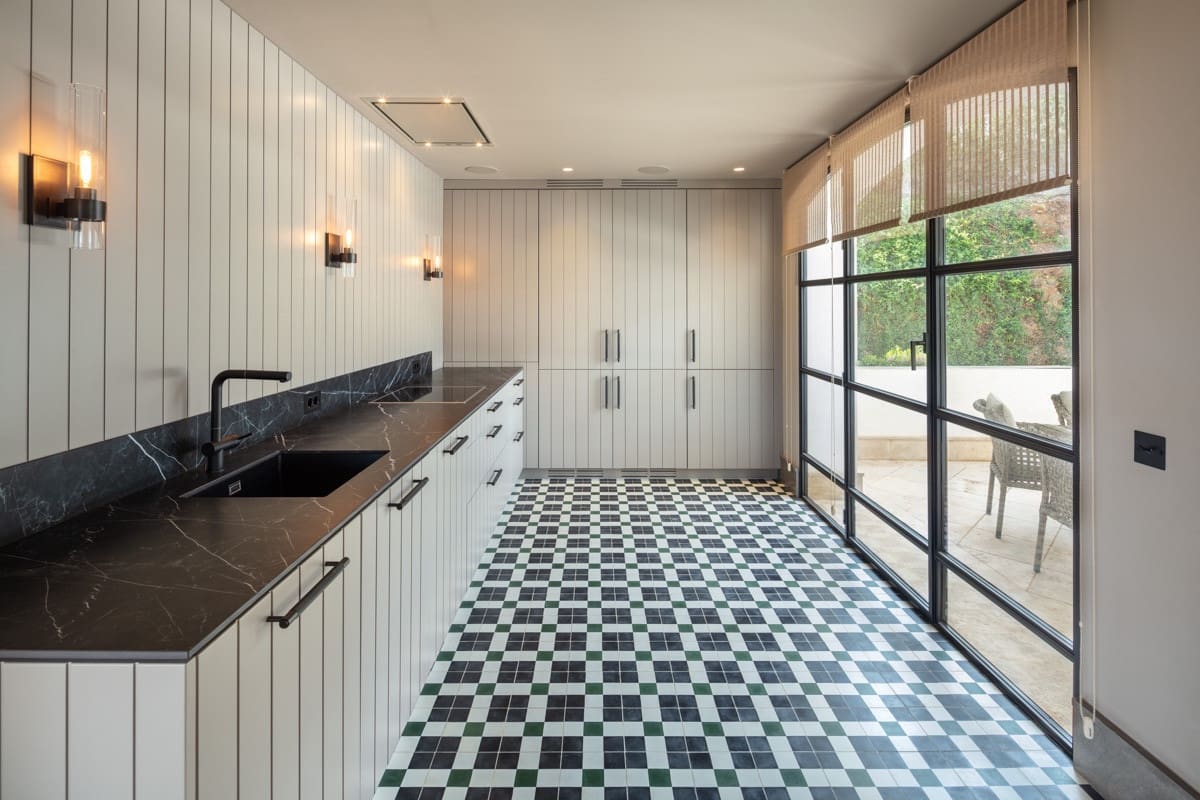 16 Zimmer Villa zu verkaufen in Golden Mile mit Pool Garage - 35.000.000 € (Ref: 9448190)