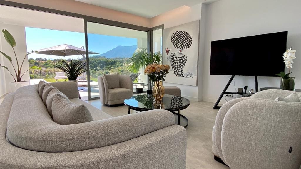 4 sypialnia Willa na sprzedaż w Marbella z basenem garażem - 3 150 000 € (Ref: 9448192)