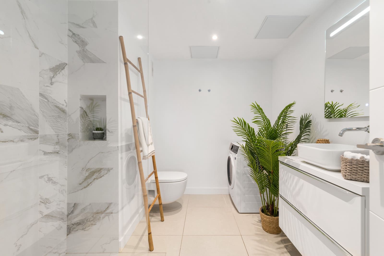 3 sypialnia Apartament na sprzedaż w Marbella z basenem garażem - 695 000 € (Ref: 9448243)