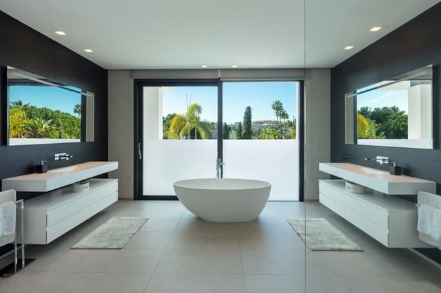 5 sypialnia Willa na sprzedaż w Marbella z basenem garażem - 5 950 000 € (Ref: 9448246)