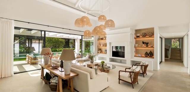 5 sypialnia Willa na sprzedaż w El Paraiso, Estepona z basenem garażem - 6 350 000 € (Ref: 9448248)