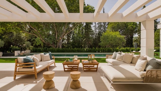 5 sypialnia Willa na sprzedaż w El Paraiso, Estepona z basenem garażem - 6 350 000 € (Ref: 9448248)