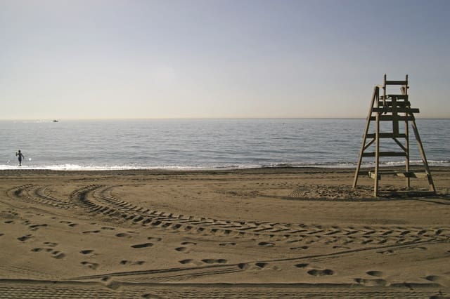 4 Zimmer Apartment zu verkaufen in Estepona mit Pool Garage - 210.700 € (Ref: 9448255)