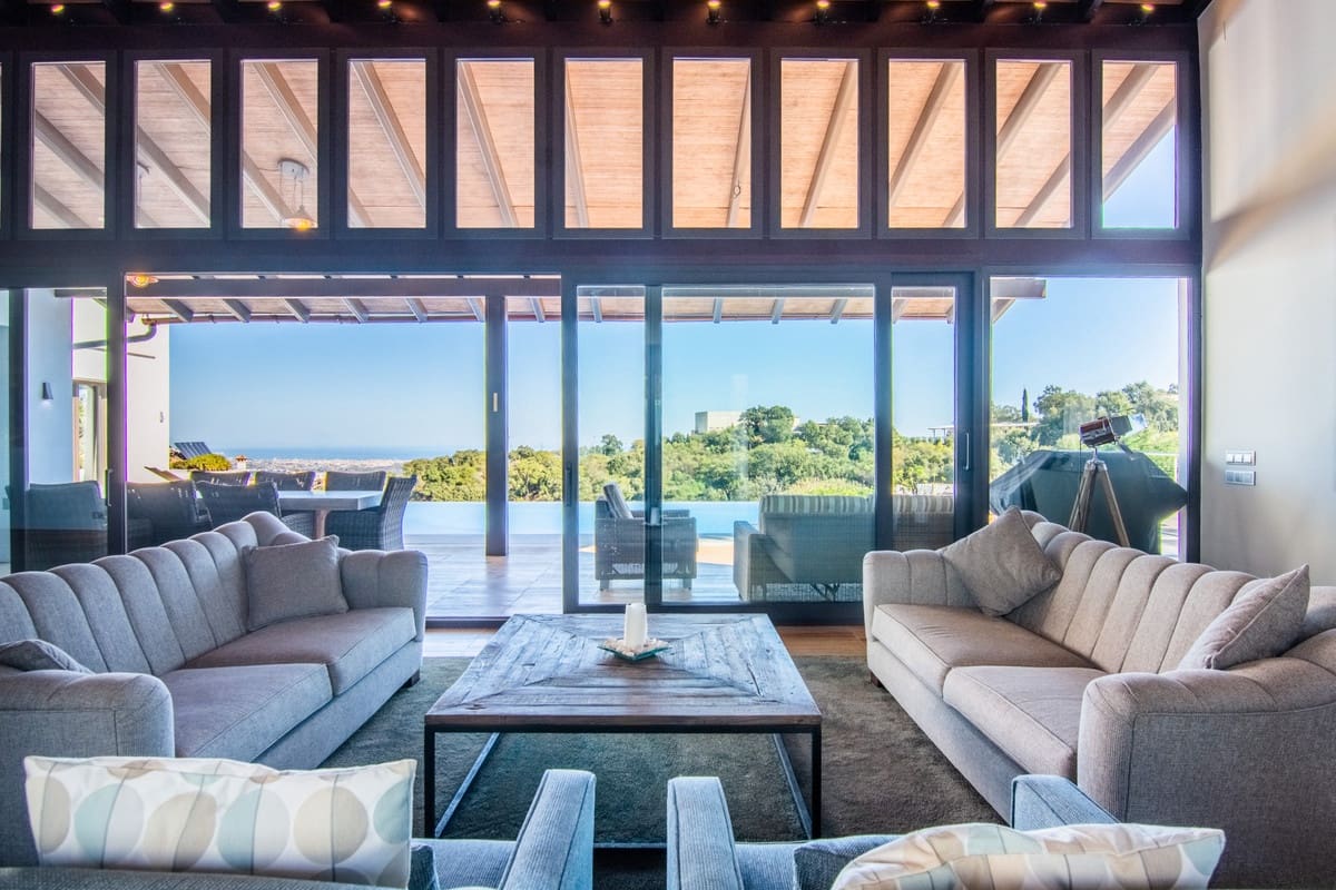 6 bedroom Villa for sale in Marbella with pool garage - € 1,860,000 (Ref: 9448259)