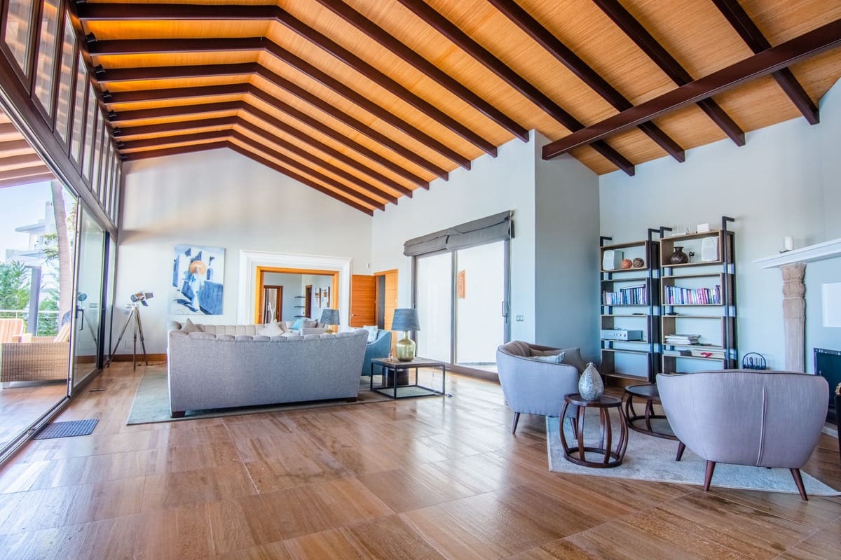 6 bedroom Villa for sale in Marbella with pool garage - € 1,860,000 (Ref: 9448259)