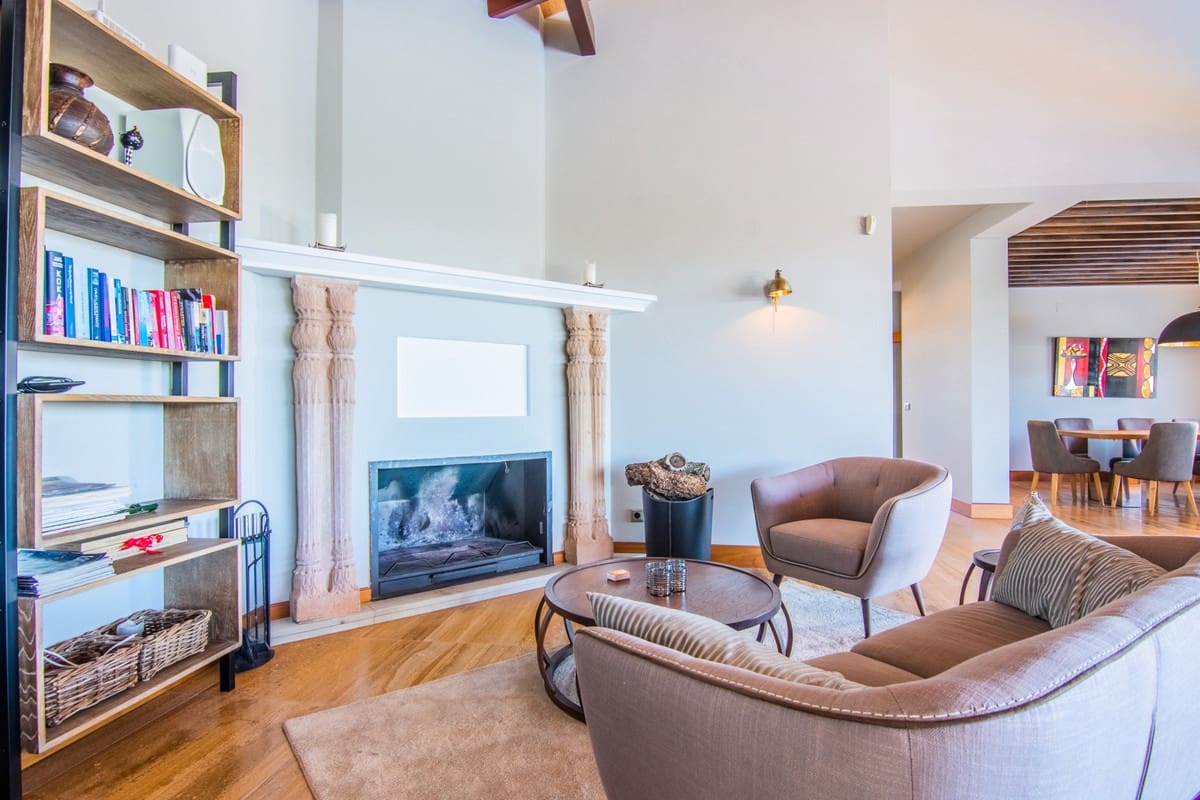 6 bedroom Villa for sale in Marbella with pool garage - € 1,860,000 (Ref: 9448259)