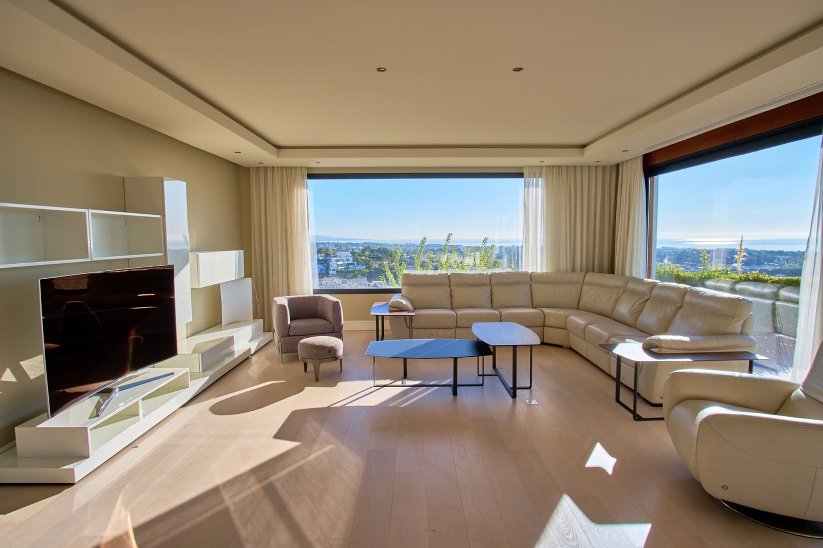 6 soverom Villa til salgs i Marbella med svømmebasseng garasje - € 2 300 000 (Ref: 9448261)