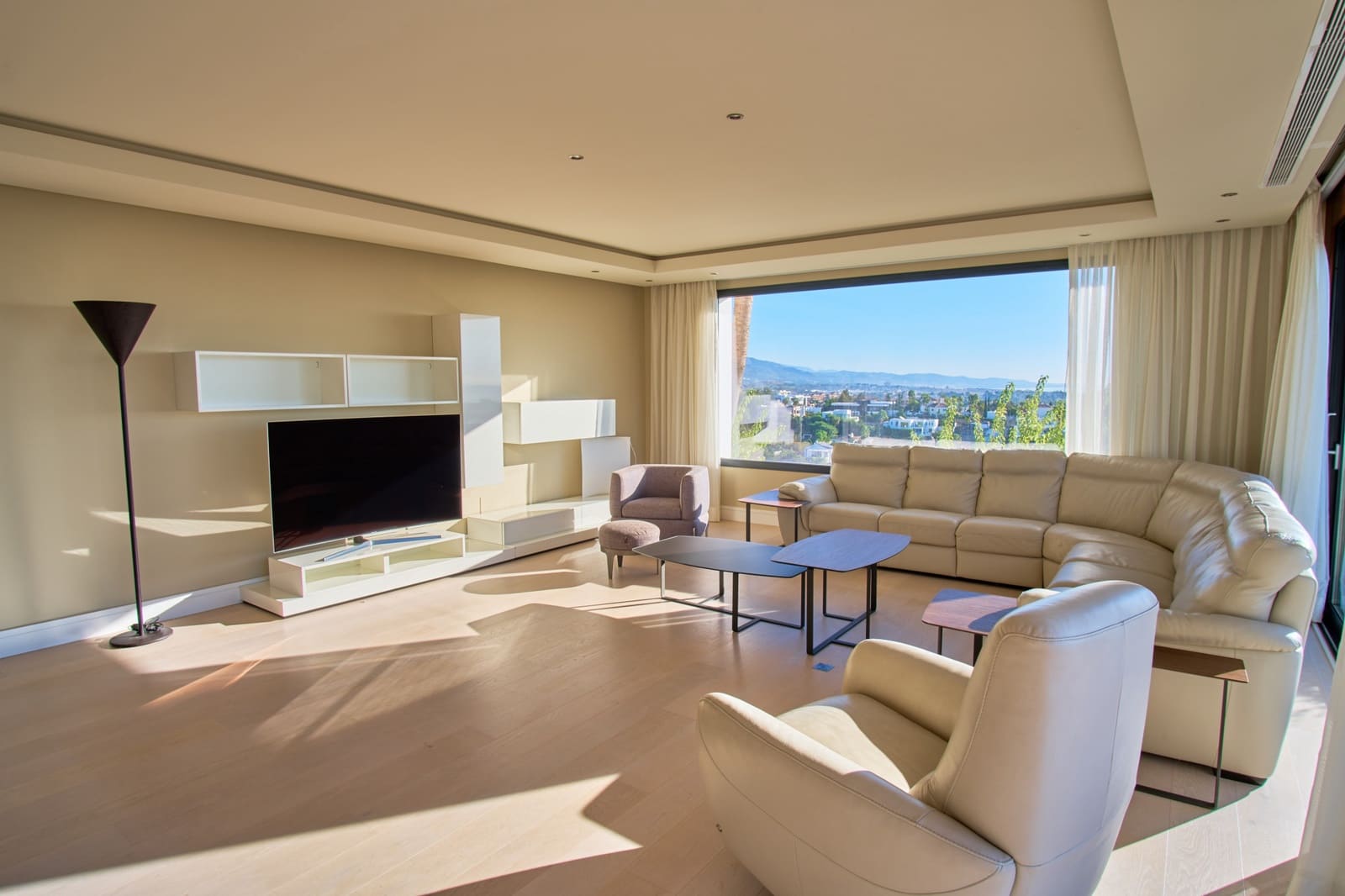 6 soverom Villa til salgs i Marbella med svømmebasseng garasje - € 2 300 000 (Ref: 9448261)