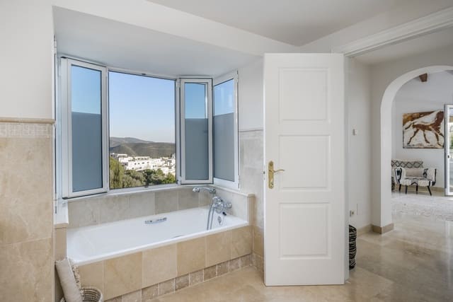 6 sypialnia Willa na sprzedaż w Marbella z basenem garażem - 4 000 000 € (Ref: 9448263)