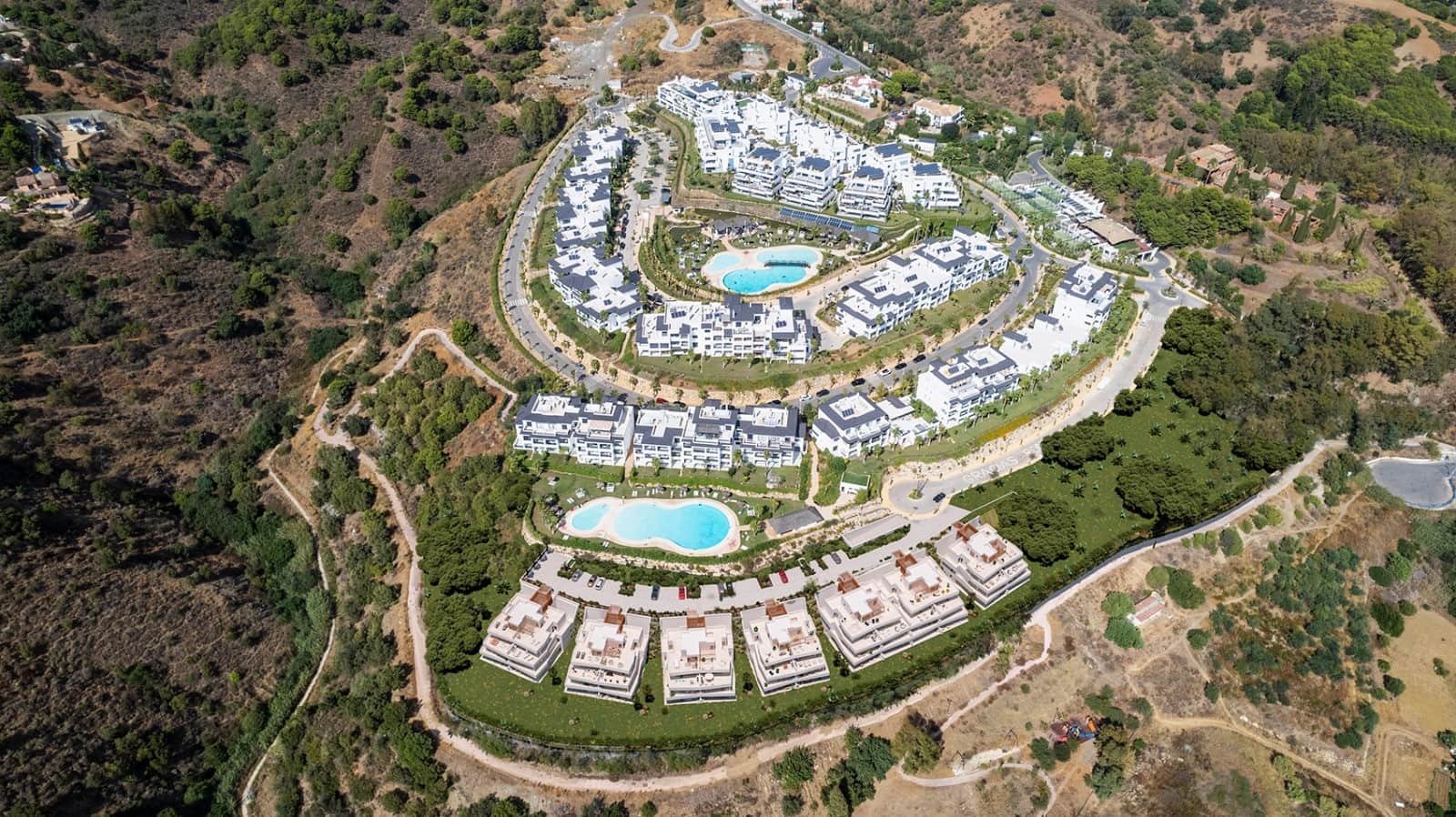 Apartamento de 3 habitaciones en Estepona en venta con piscina garaje - 620.900 € (Ref: 9448264)