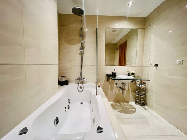 3 bedroom Apartment for sale in Marbella with pool garage - € 535,000 (Ref: 9448269)