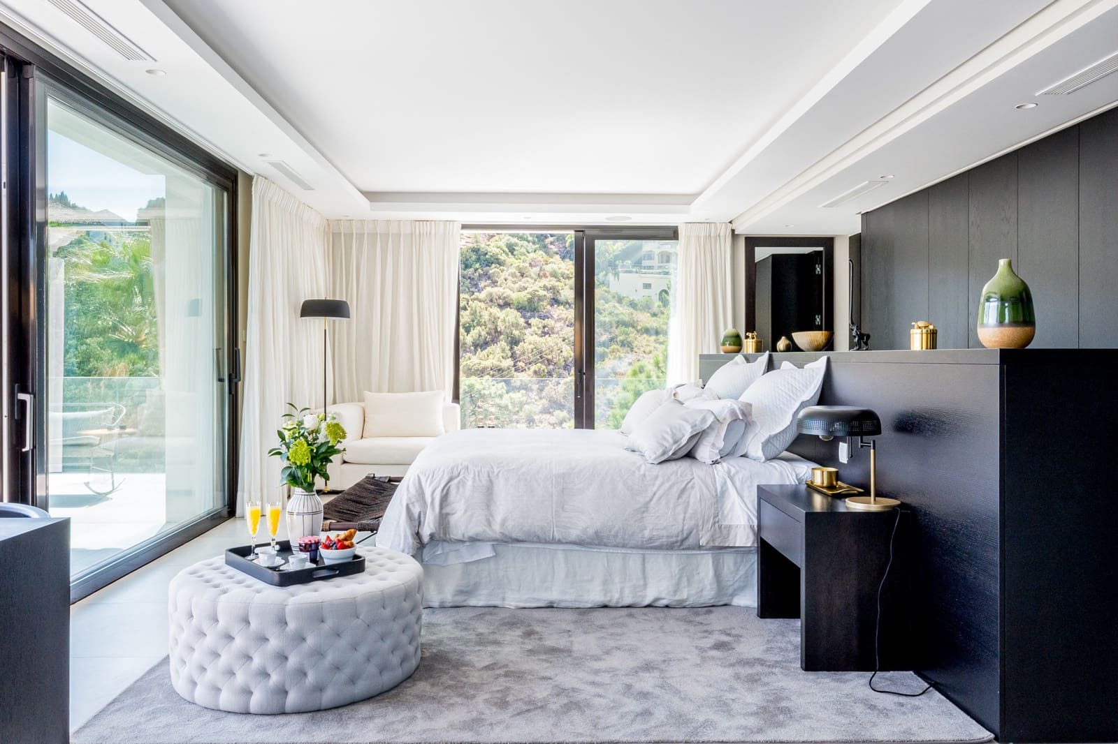 5 bedroom Villa for sale in Marbella with pool garage - € 6,750,000 (Ref: 9448277)