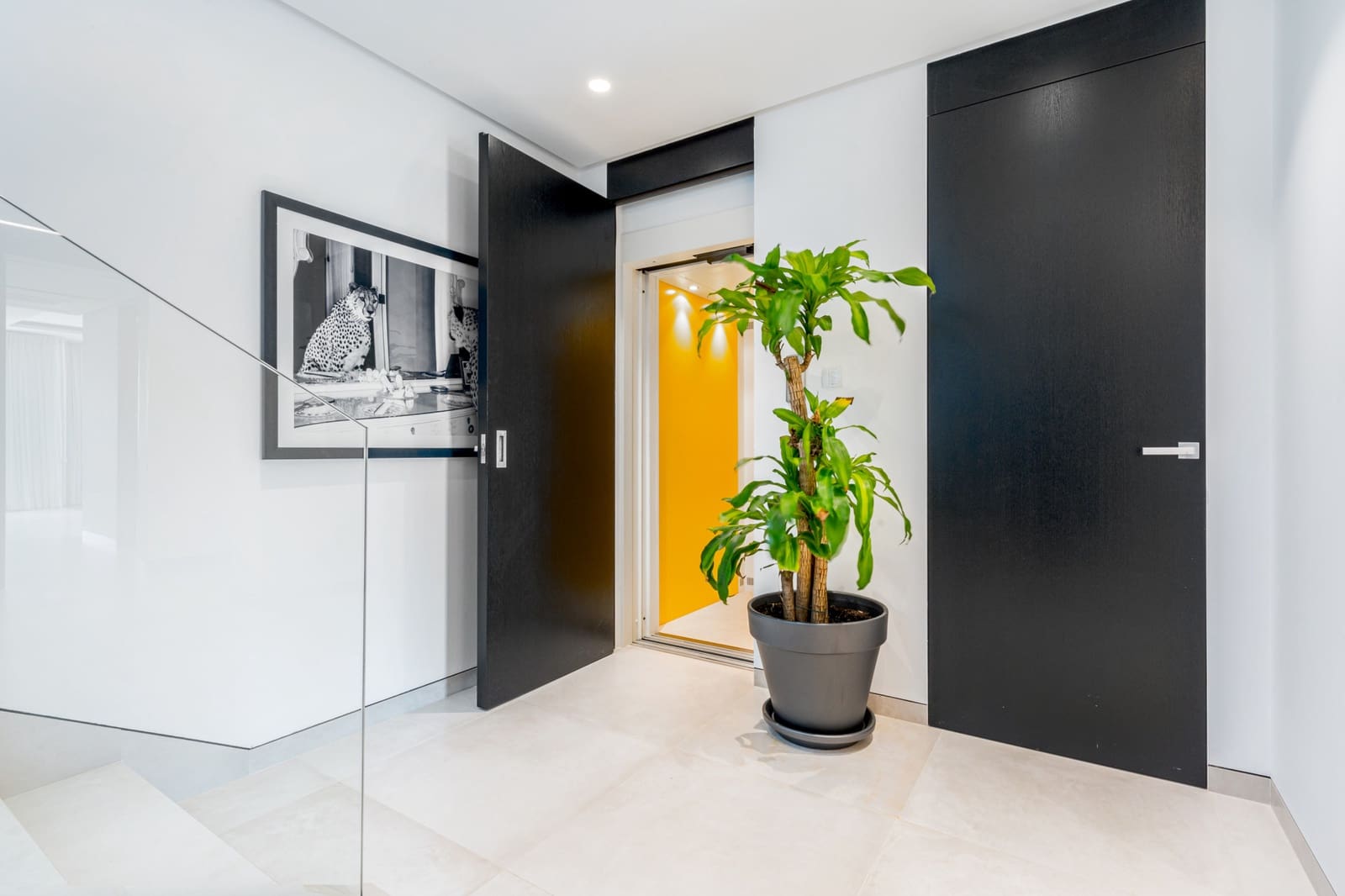 5 bedroom Villa for sale in Marbella with pool garage - € 6,750,000 (Ref: 9448277)