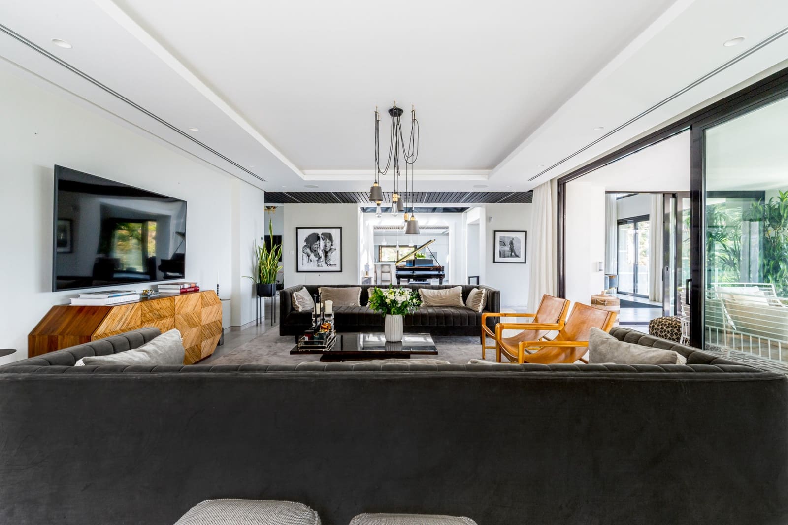 5 bedroom Villa for sale in Marbella with pool garage - € 6,750,000 (Ref: 9448277)