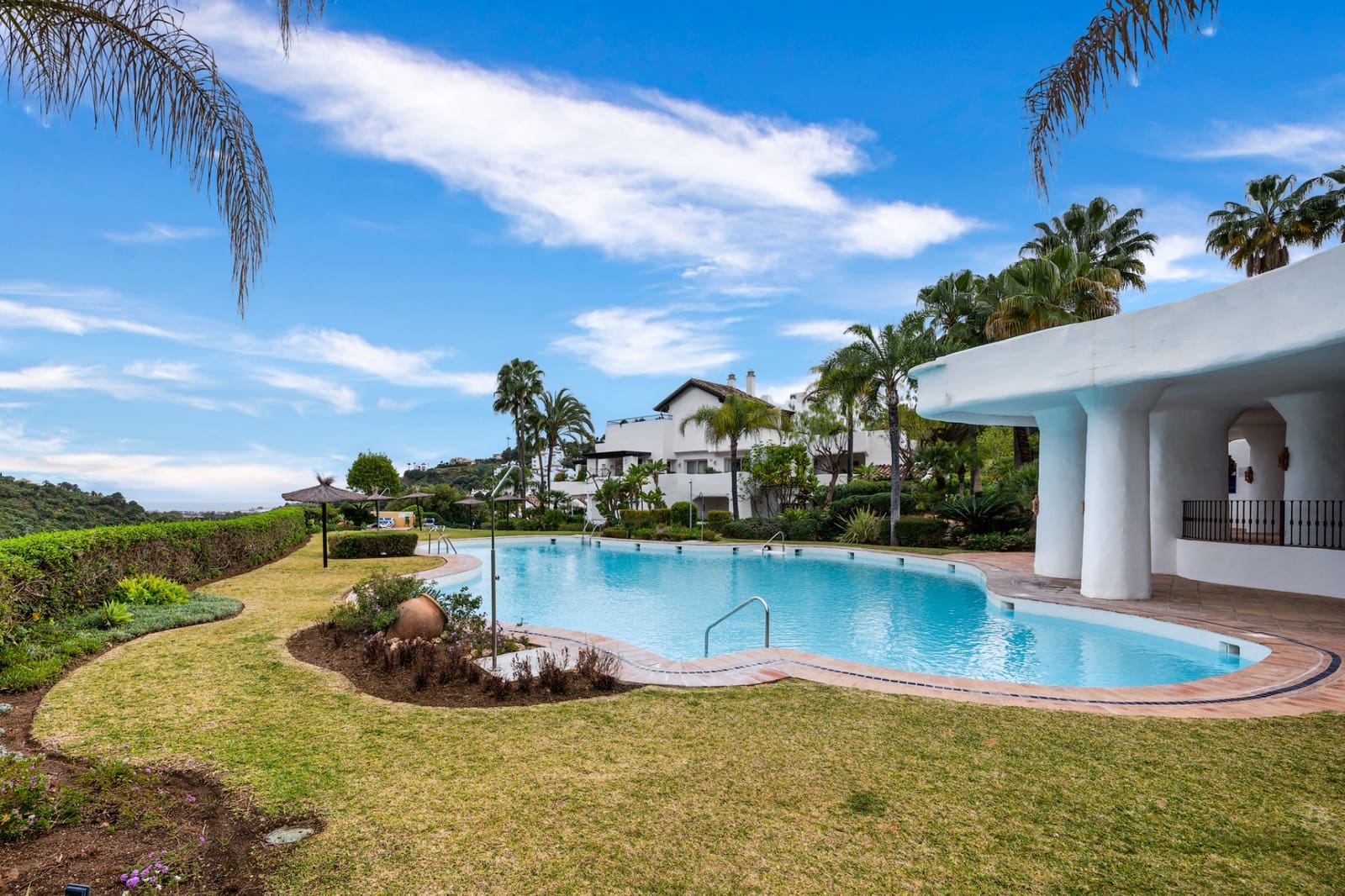 Apartamento de 3 habitaciones en Marbella en venta con piscina garaje - 699.000 € (Ref: 9448286)