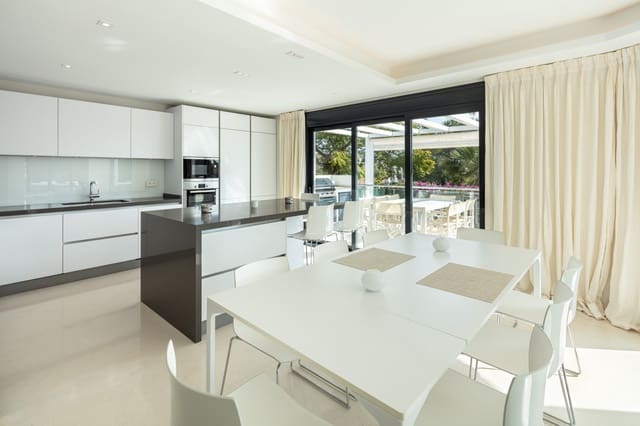 5 sypialnia Willa na sprzedaż w Marbella z basenem garażem - 3 295 000 € (Ref: 9448289)