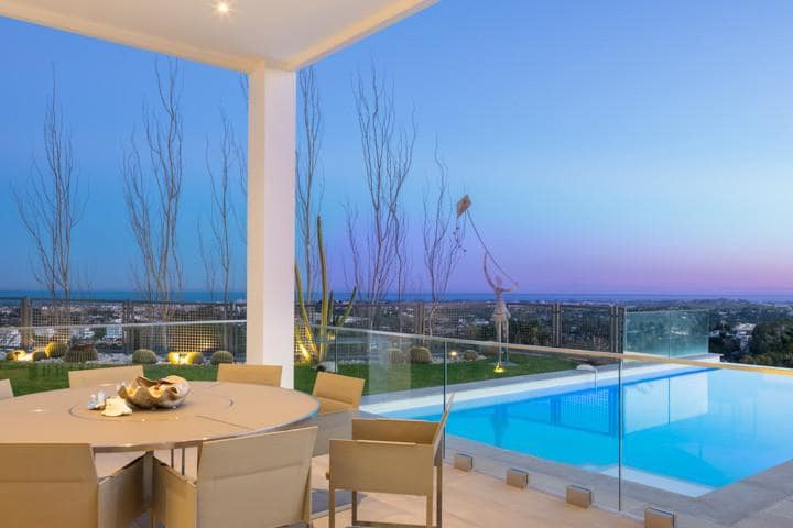 7 sypialnia Willa na sprzedaż w Marbella z basenem garażem - 5 850 000 € (Ref: 9448298)