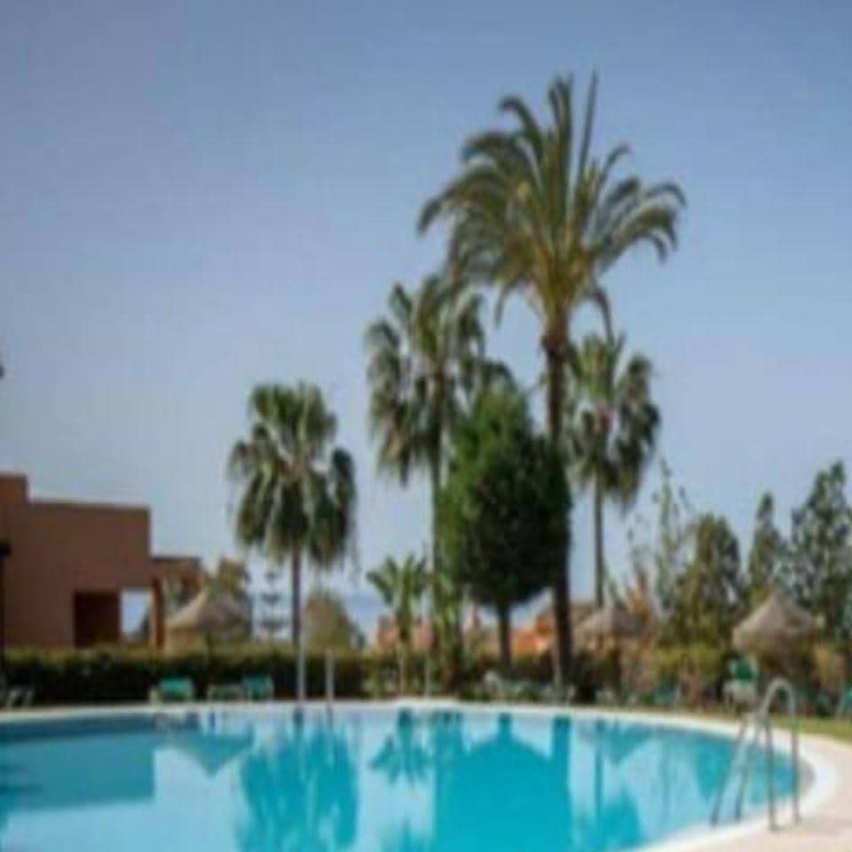 Apartamento de 3 habitaciones en Marbella en venta con piscina garaje - 495.000 € (Ref: 9448308)