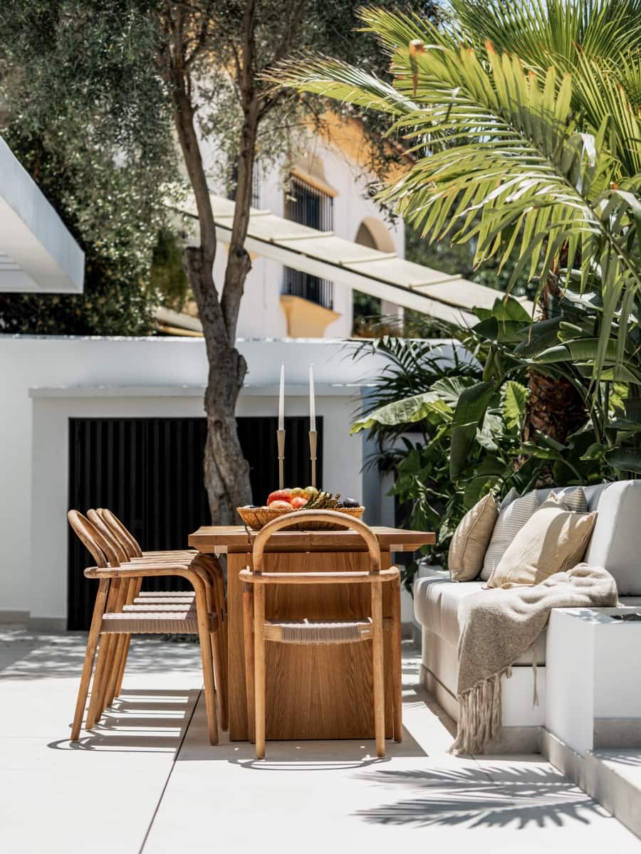 4 bedroom Villa for sale in Marbella with pool garage - € 2,995,000 (Ref: 9448311)