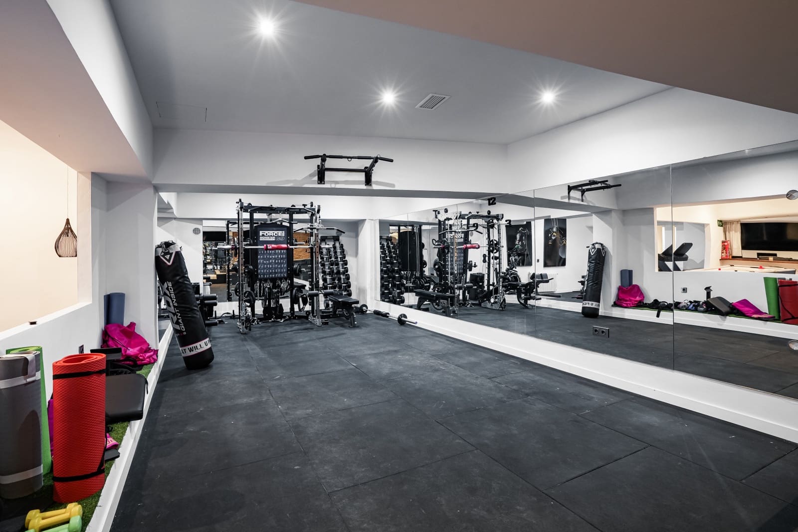 7 soveværelse Villa til salg i Nueva Andalucia med swimmingpool garage - € 8.000.000 (Ref: 9448314)