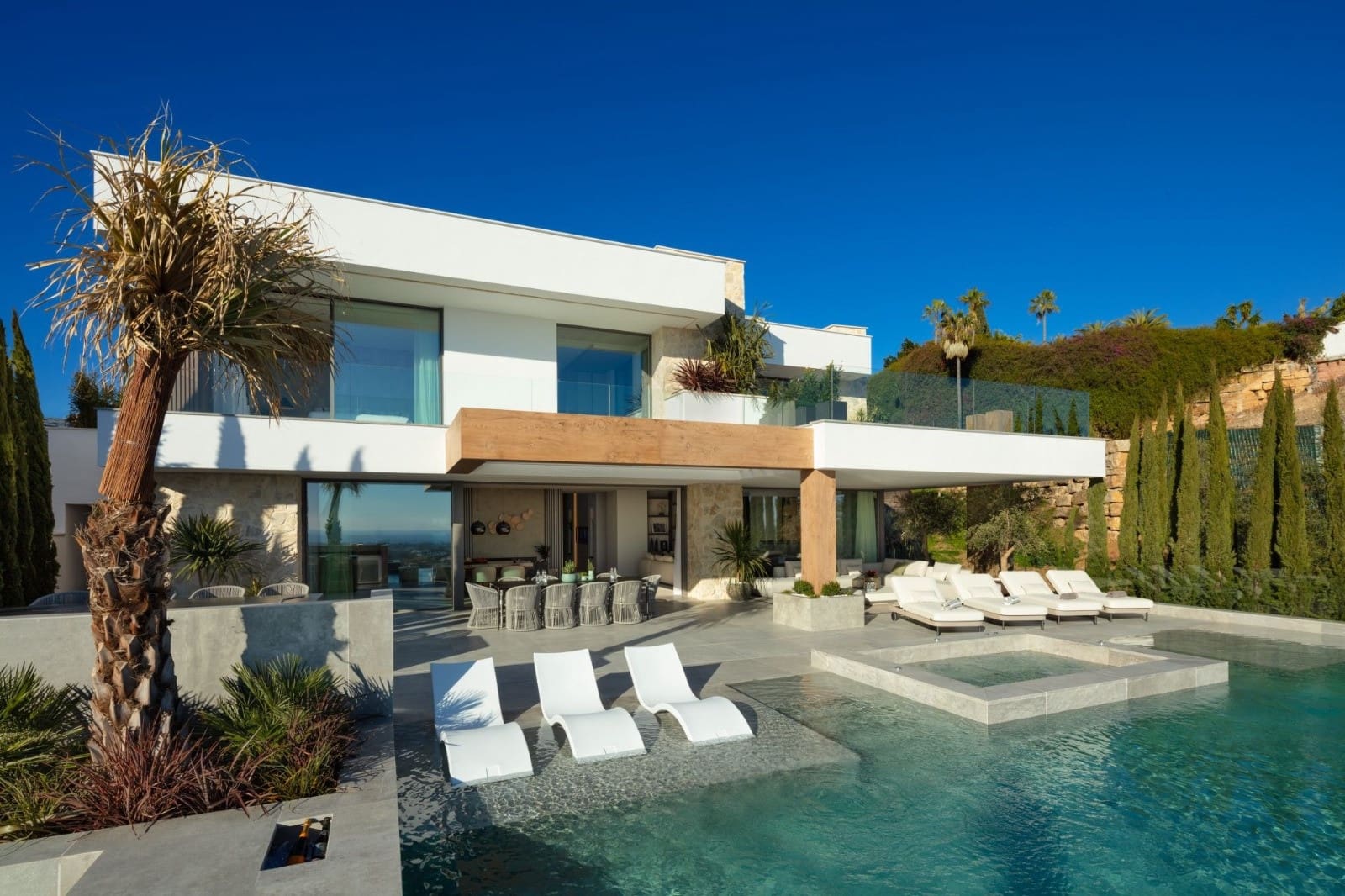 5 bedroom Villa for sale in Marbella with pool garage - € 8,950,000 (Ref: 9448315)