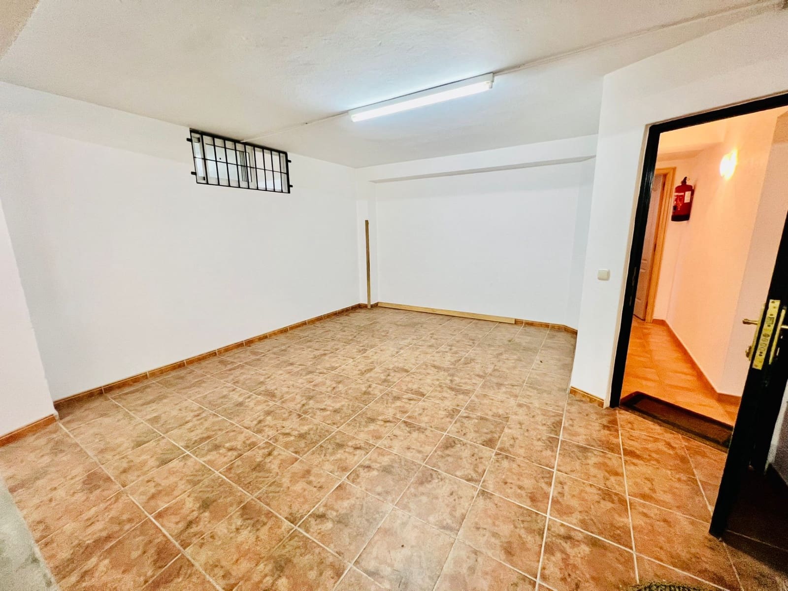 4 sypialnia Willa na sprzedaż w Nueva Andalucia z basenem garażem - 720 000 € (Ref: 9448322)