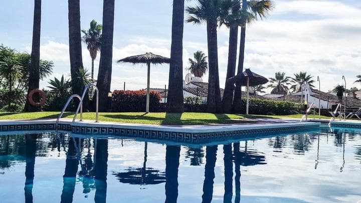 3 soveværelse Villa til salg i Manilva med swimmingpool garage - € 510.000 (Ref: 9448323)