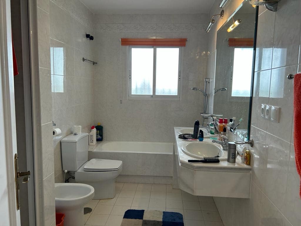 3 soveværelse Villa til salg i Manilva med swimmingpool garage - € 510.000 (Ref: 9448323)