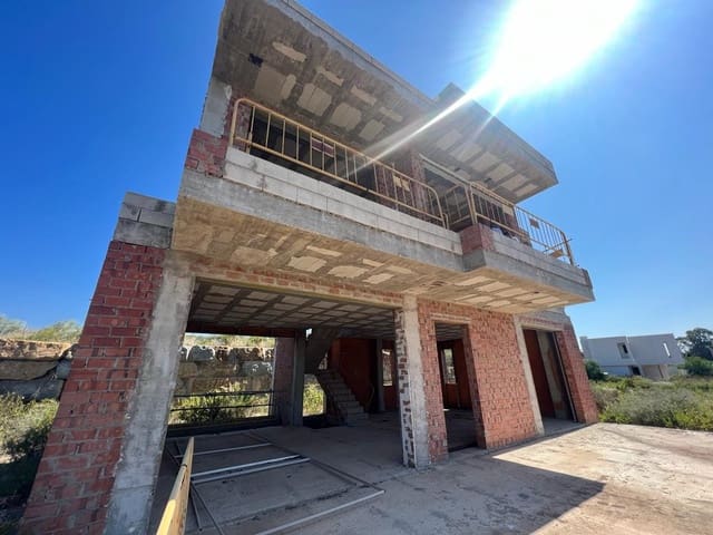 3 soveværelse Villa til salg i New Golden Mile, Estepona med swimmingpool garage - € 750.000 (Ref: 9448324)