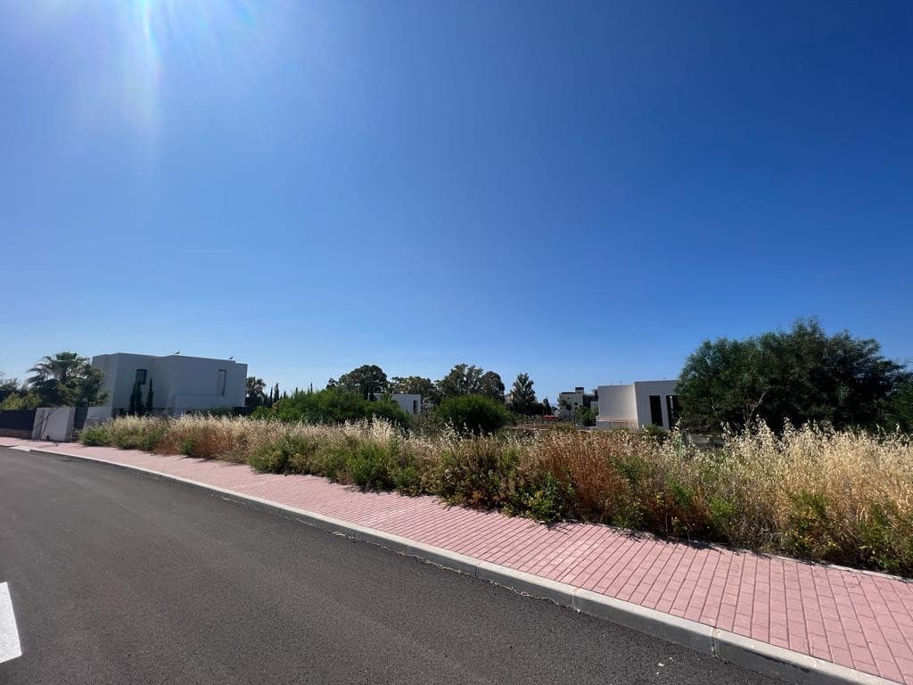 3 soveværelse Villa til salg i New Golden Mile med swimmingpool garage - € 750.000 (Ref: 9448324)