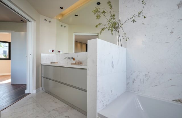 6 quarto Moradia para venda em Marbella com piscina garagem - 4 895 000 € (Ref: 9448328)