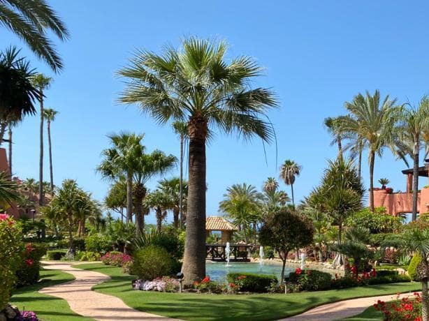 3 quarto Apartamento para venda em Estepona com piscina garagem - 1 550 000 € (Ref: 9448334)