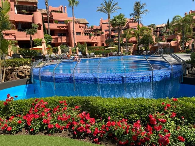 3 quarto Apartamento para venda em Estepona com piscina garagem - 1 550 000 € (Ref: 9448334)