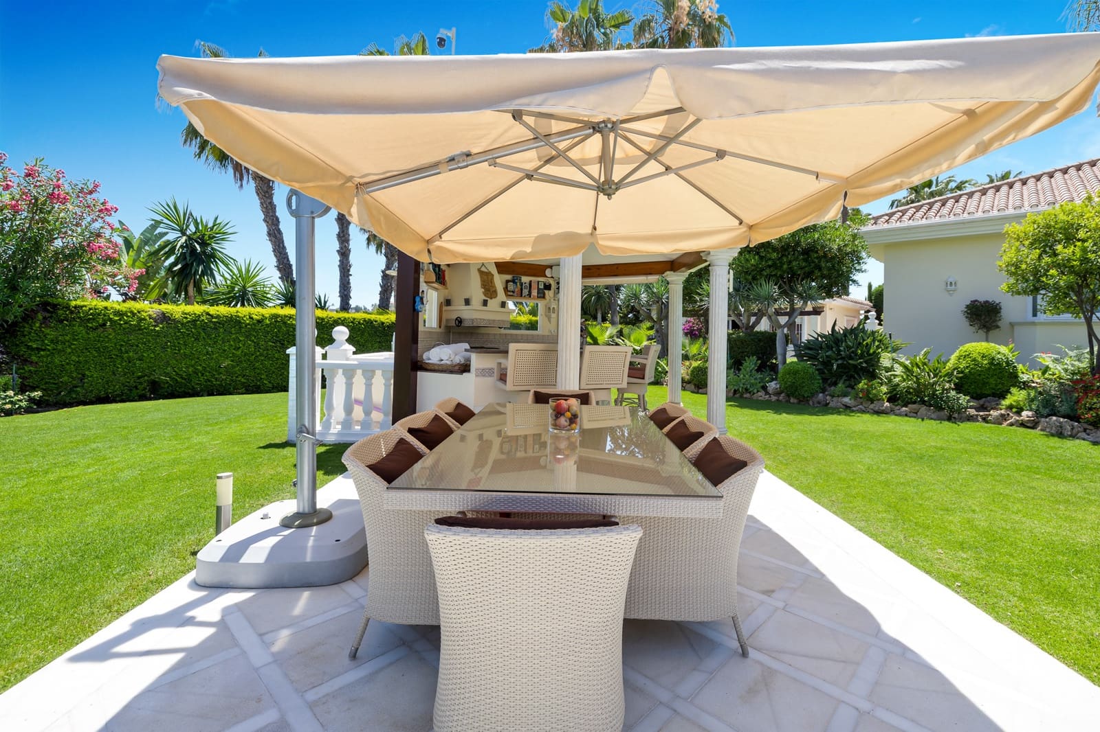 6 sypialnia Willa na sprzedaż w Marbella z basenem garażem - 6 400 000 € (Ref: 9448343)