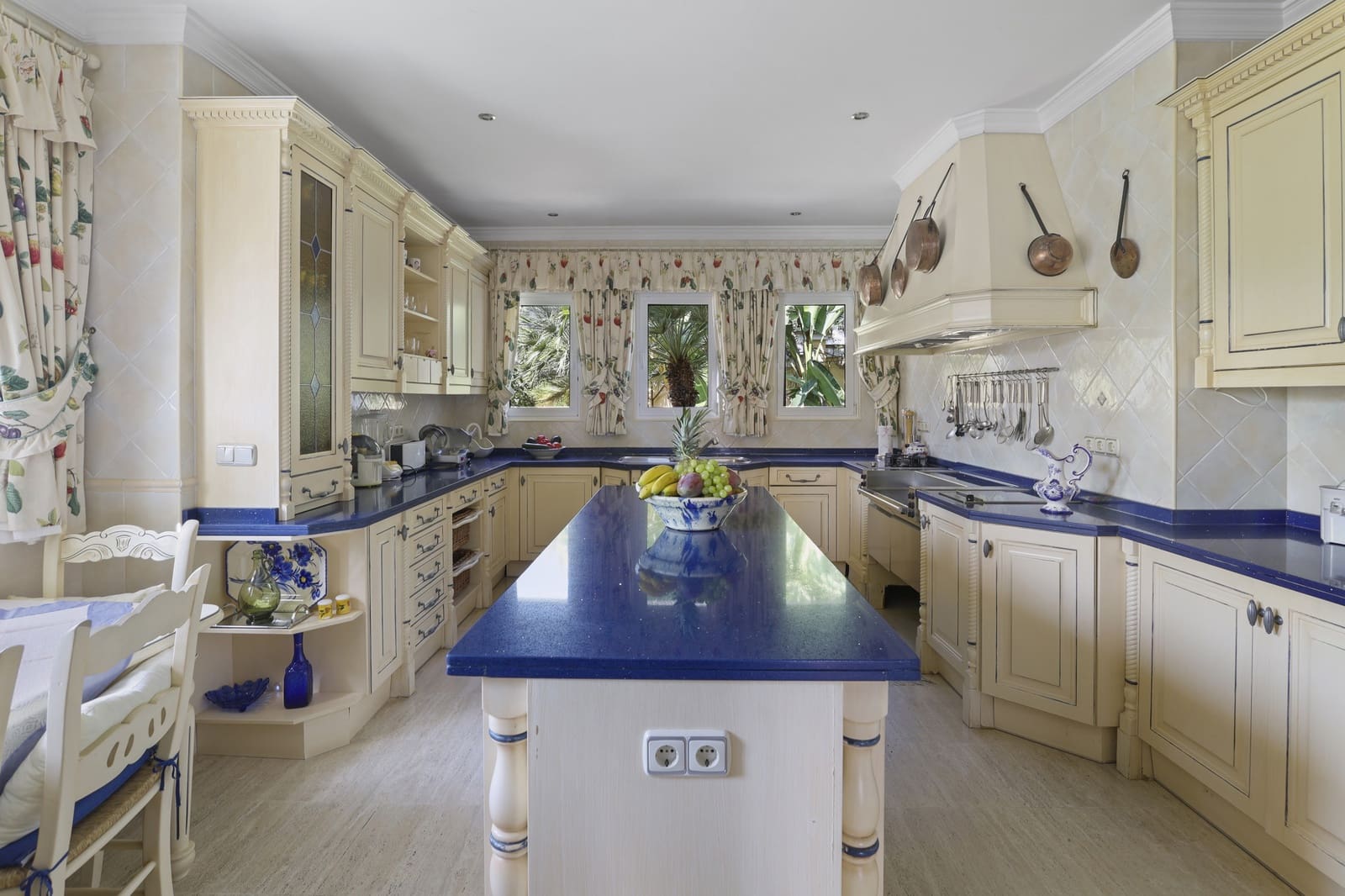 5 quarto Moradia para venda em Marbella com piscina garagem - 3 700 000 € (Ref: 9448344)