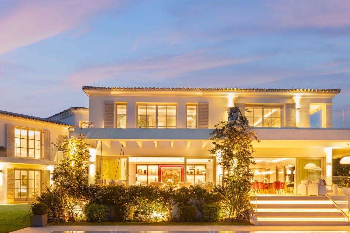 6 bedroom Villa for sale in Marbella with pool garage - € 9,680,000 (Ref: 9448347)