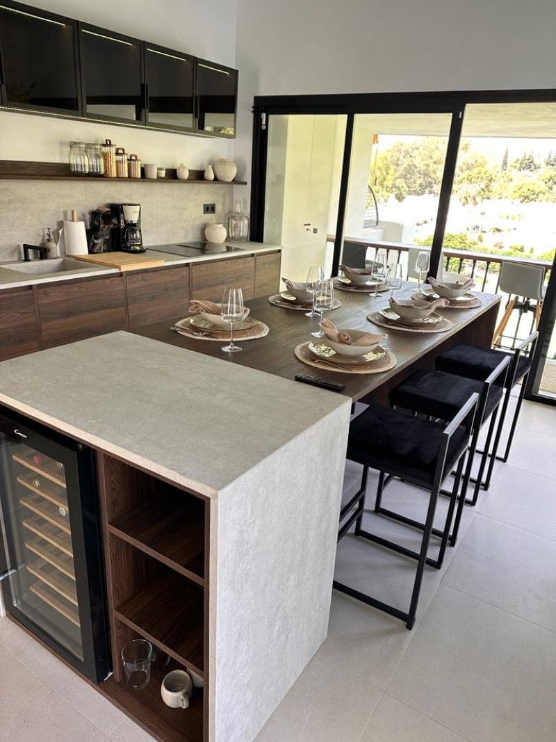 3 sypialnia Penthouse na sprzedaż w Marbella z basenem - 699 000 € (Ref: 9448348)