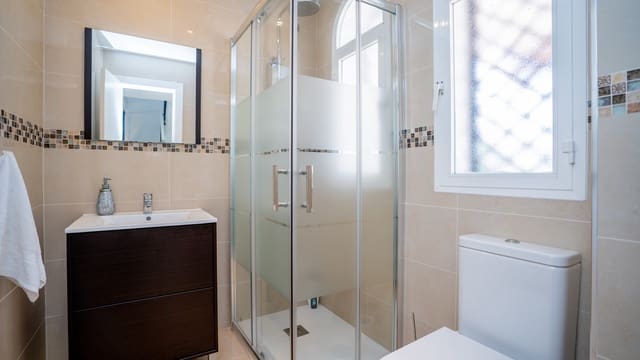 3 quarto Moradia para venda em Marbella com piscina garagem - 520 000 € (Ref: 9448359)