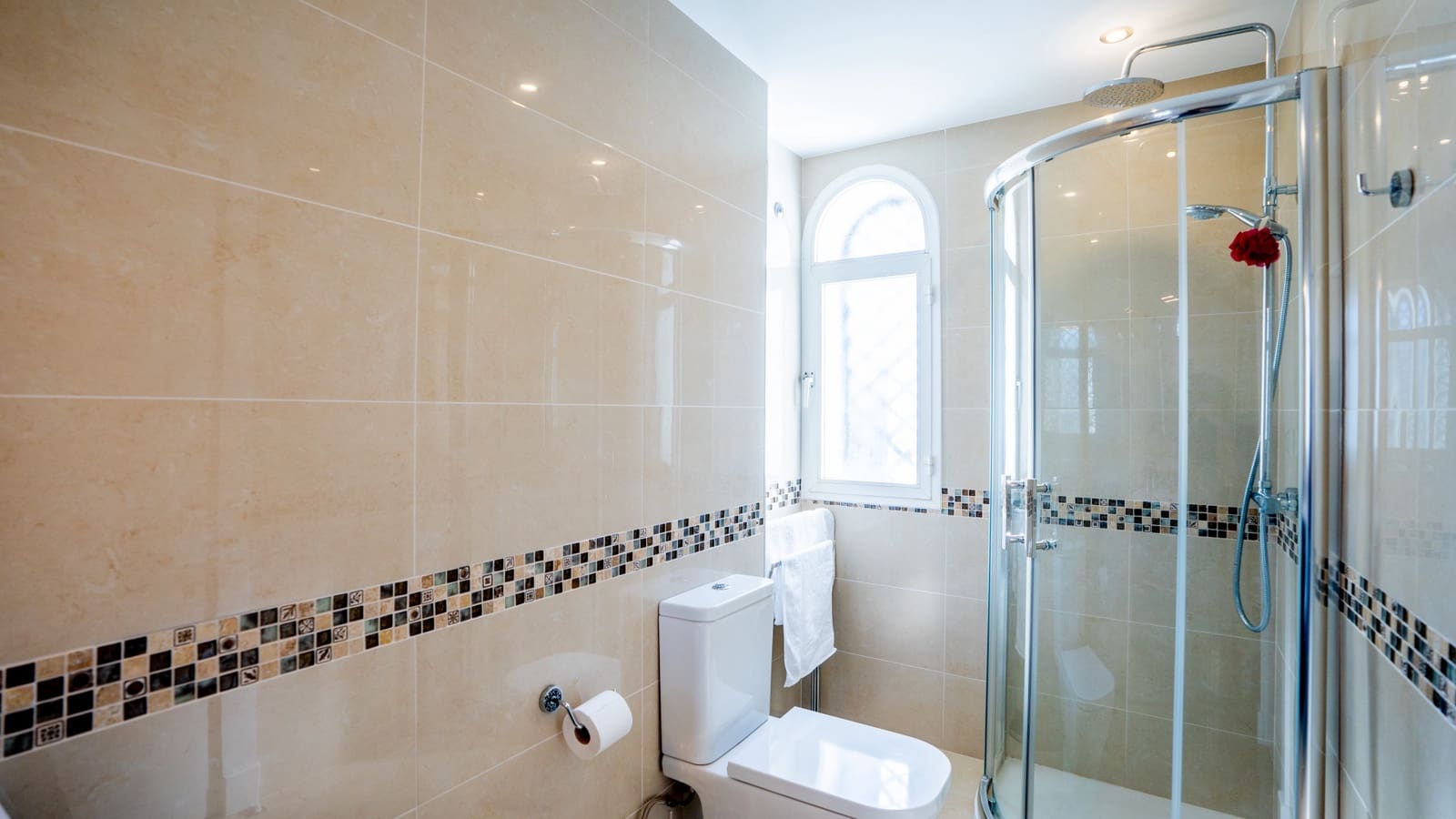 3 quarto Moradia para venda em Marbella com piscina garagem - 520 000 € (Ref: 9448359)