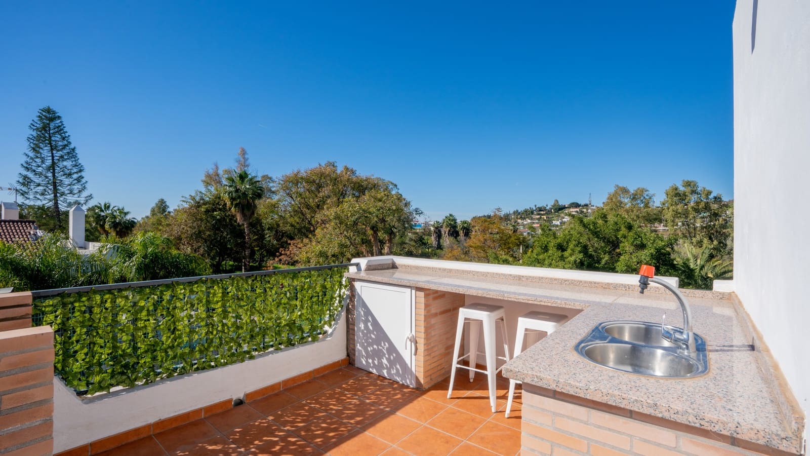 3 quarto Moradia para venda em Marbella com piscina garagem - 520 000 € (Ref: 9448359)