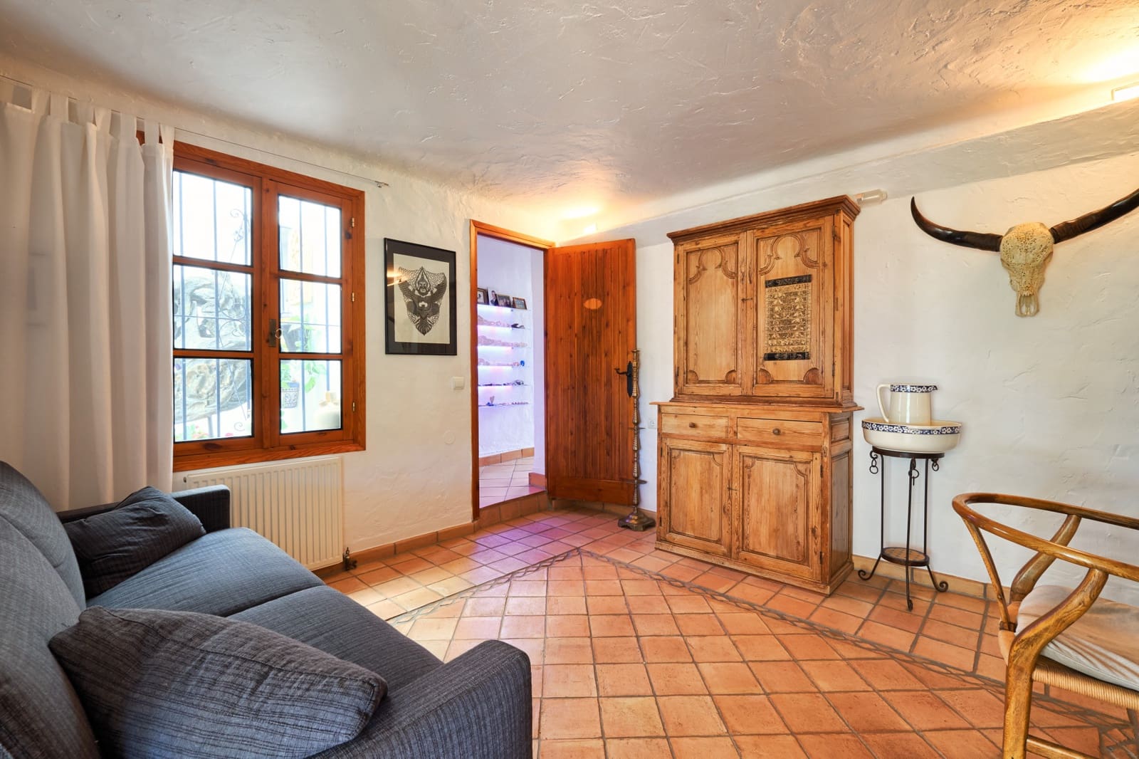 2 bedroom Villa for sale in Estepona with pool garage - € 695,000 (Ref: 9448369)