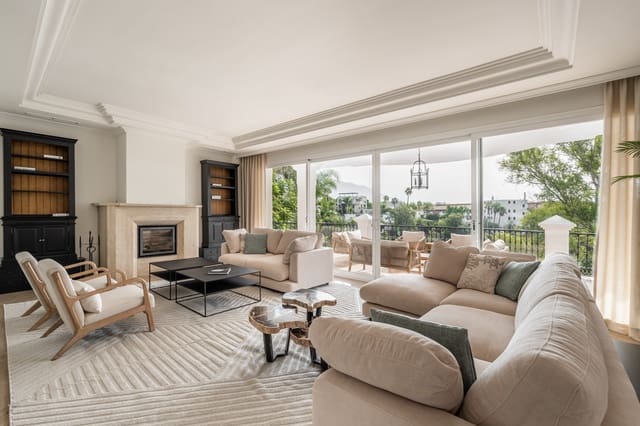 Chalet de 8 habitaciones en Marbella en venta - 1.890.000 € (Ref: 9448370)