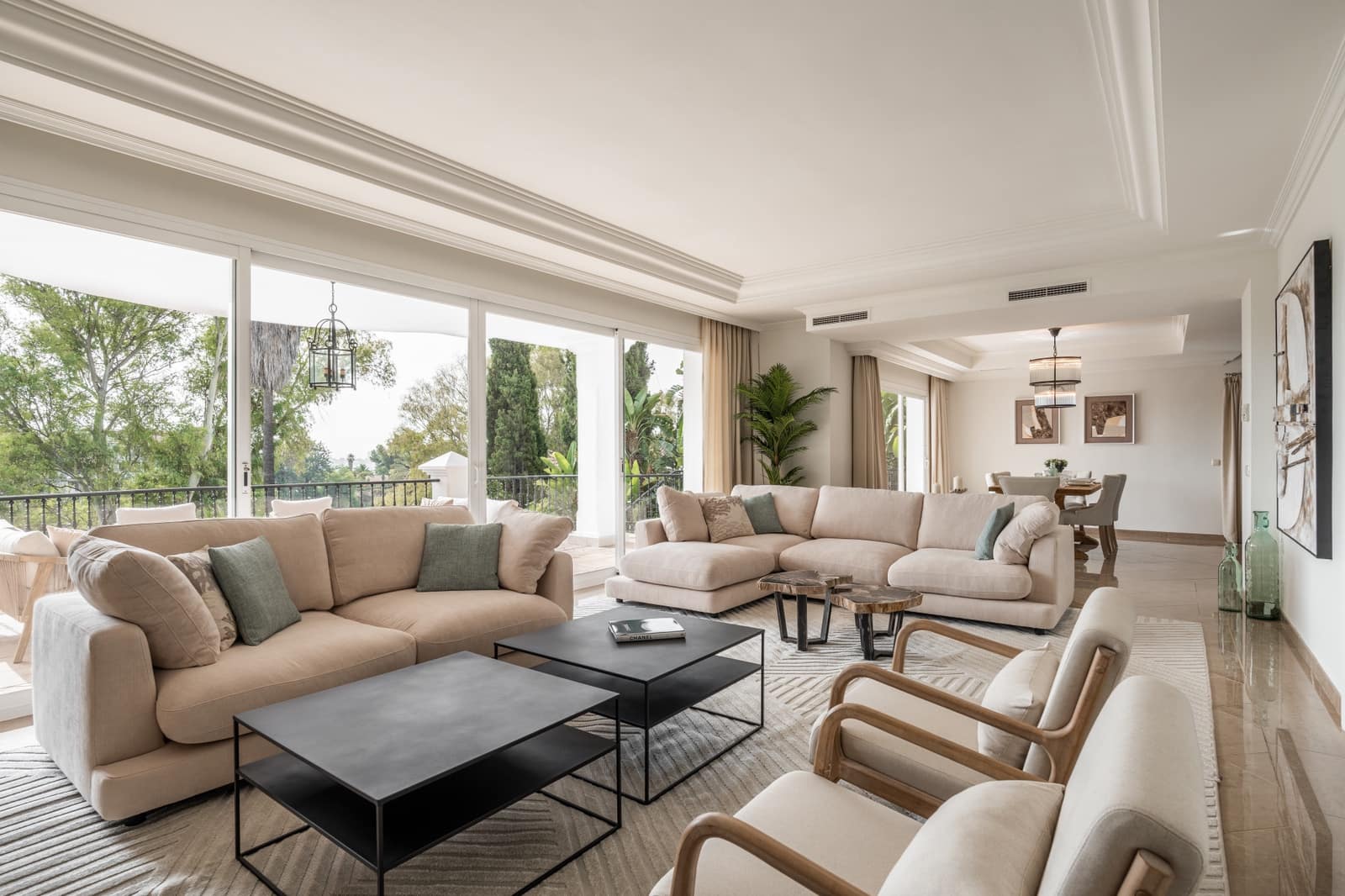 Chalet de 8 habitaciones en Marbella en venta - 1.890.000 € (Ref: 9448370)