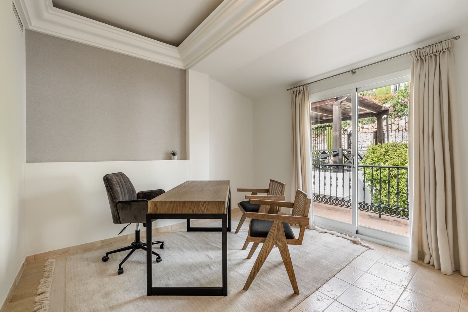 Chalet de 8 habitaciones en Marbella en venta - 1.890.000 € (Ref: 9448370)