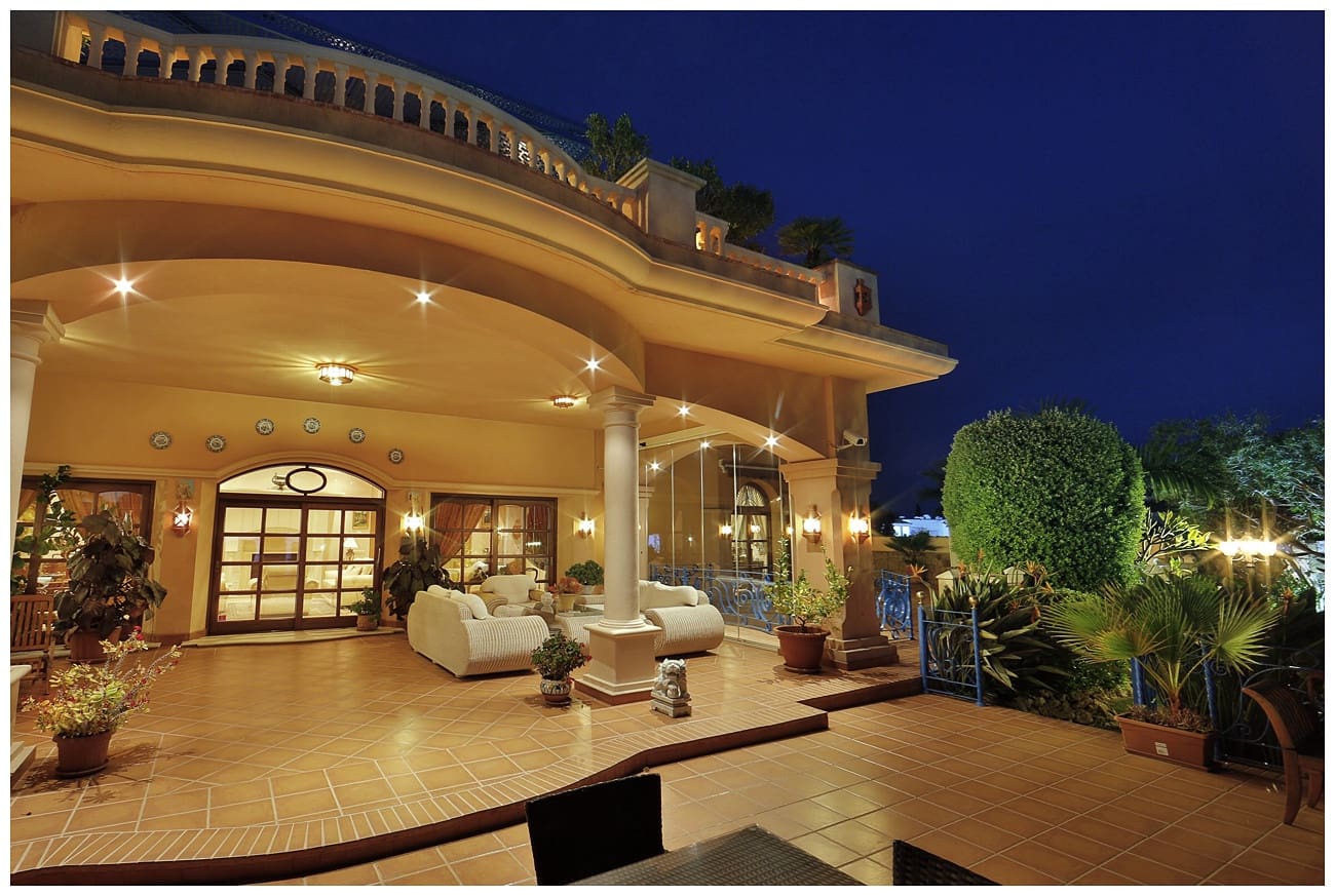 Chalet de 6 habitaciones en Nueva Andalucia en venta con piscina garaje - 8.500.000 € (Ref: 9448377)