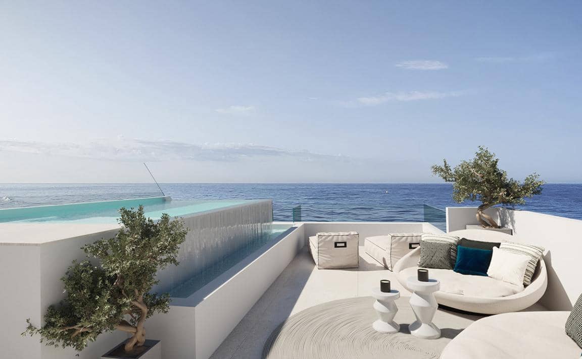 4 bedroom Villa for sale in Marbella with pool garage - € 5,980,000 (Ref: 9448394)